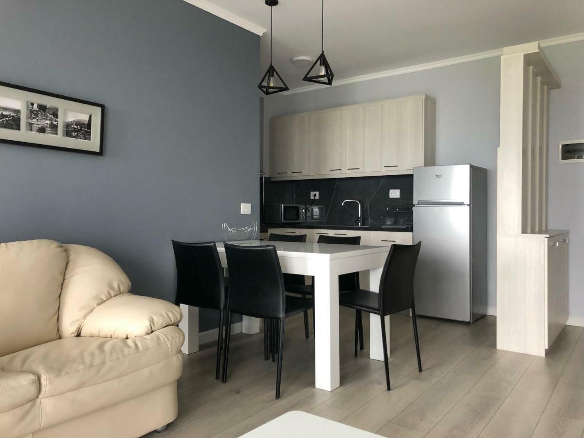 Llakmani Apartment Πόγραδετς Εξωτερικό φωτογραφία