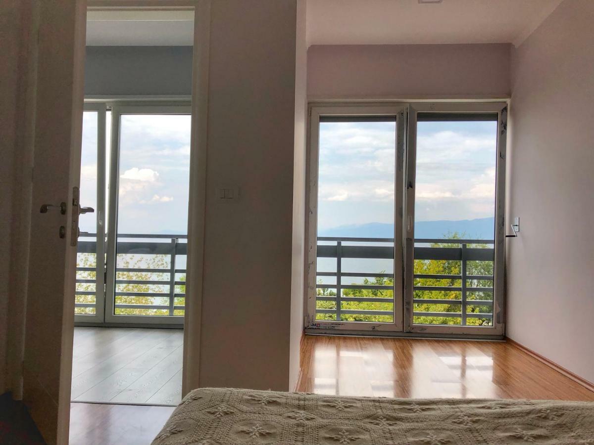 Llakmani Apartment Πόγραδετς Εξωτερικό φωτογραφία