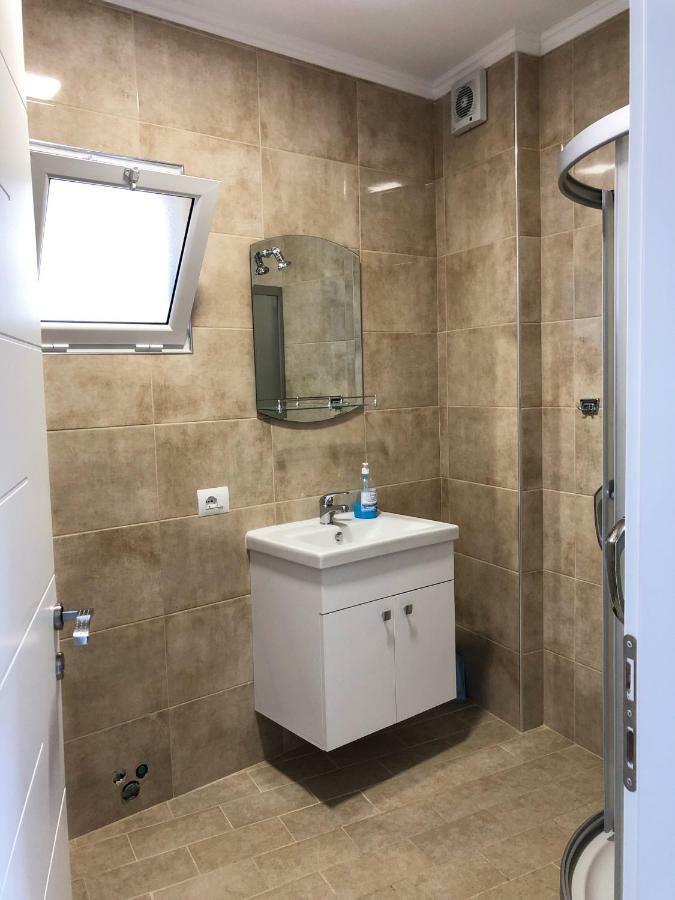 Llakmani Apartment Πόγραδετς Εξωτερικό φωτογραφία