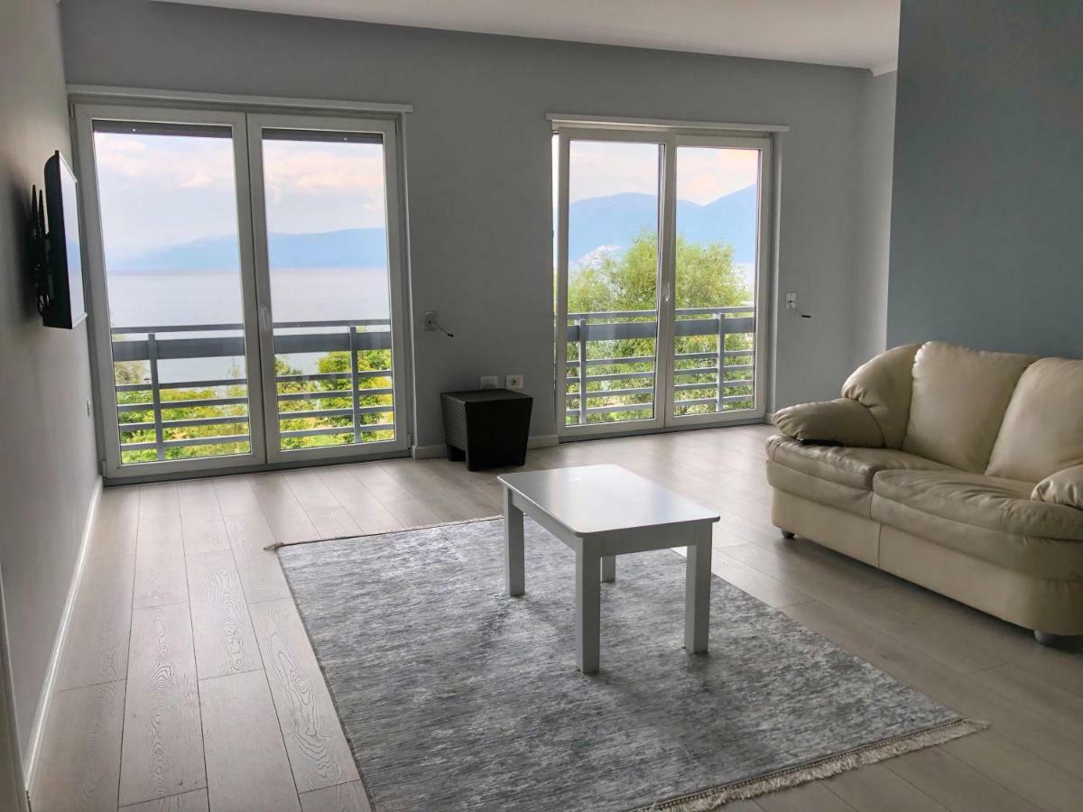 Llakmani Apartment Πόγραδετς Εξωτερικό φωτογραφία